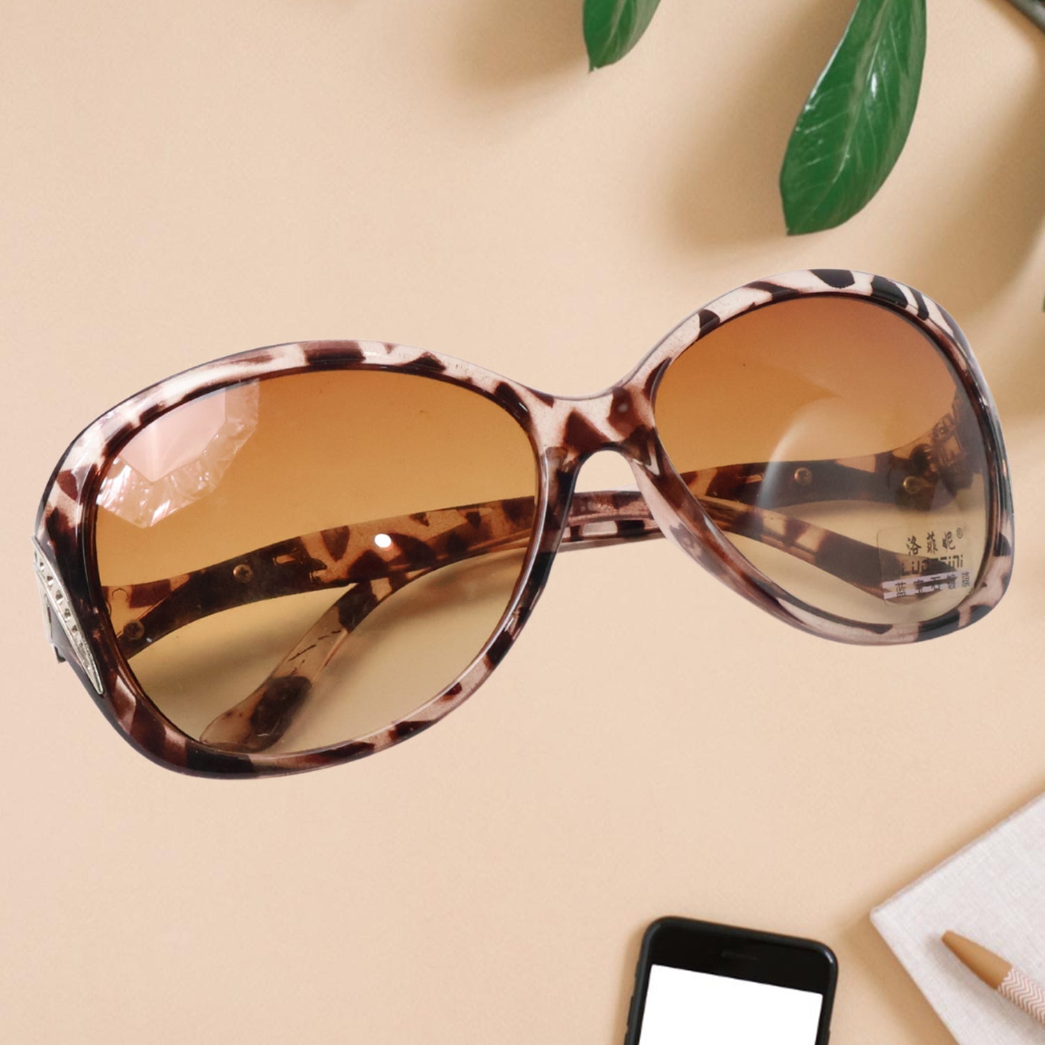 UV400 Protective Fashion Sunglasses - (1 Pc) UV400 Protective Fashion Sunglasses - (1 Pc)